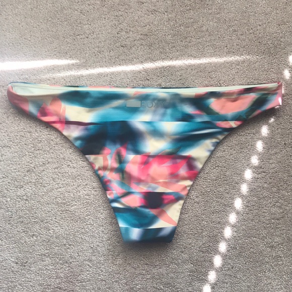 NWOT Roxy Cheeky Bikini Bottoms - Picture 2 of 2